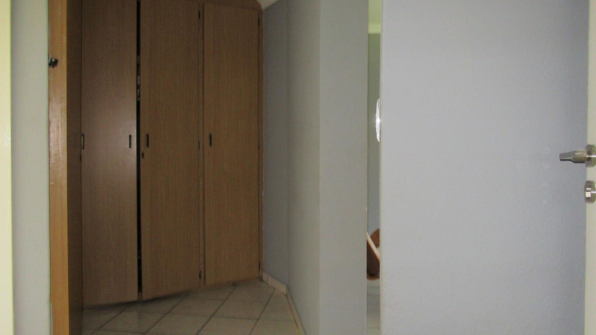 Main Bedroom - 24 square meters of property in Rangeview