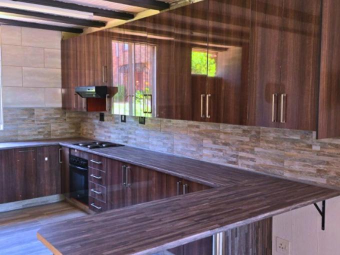 2 Bedroom Simplex for Sale For Sale in The Hill - MR665322