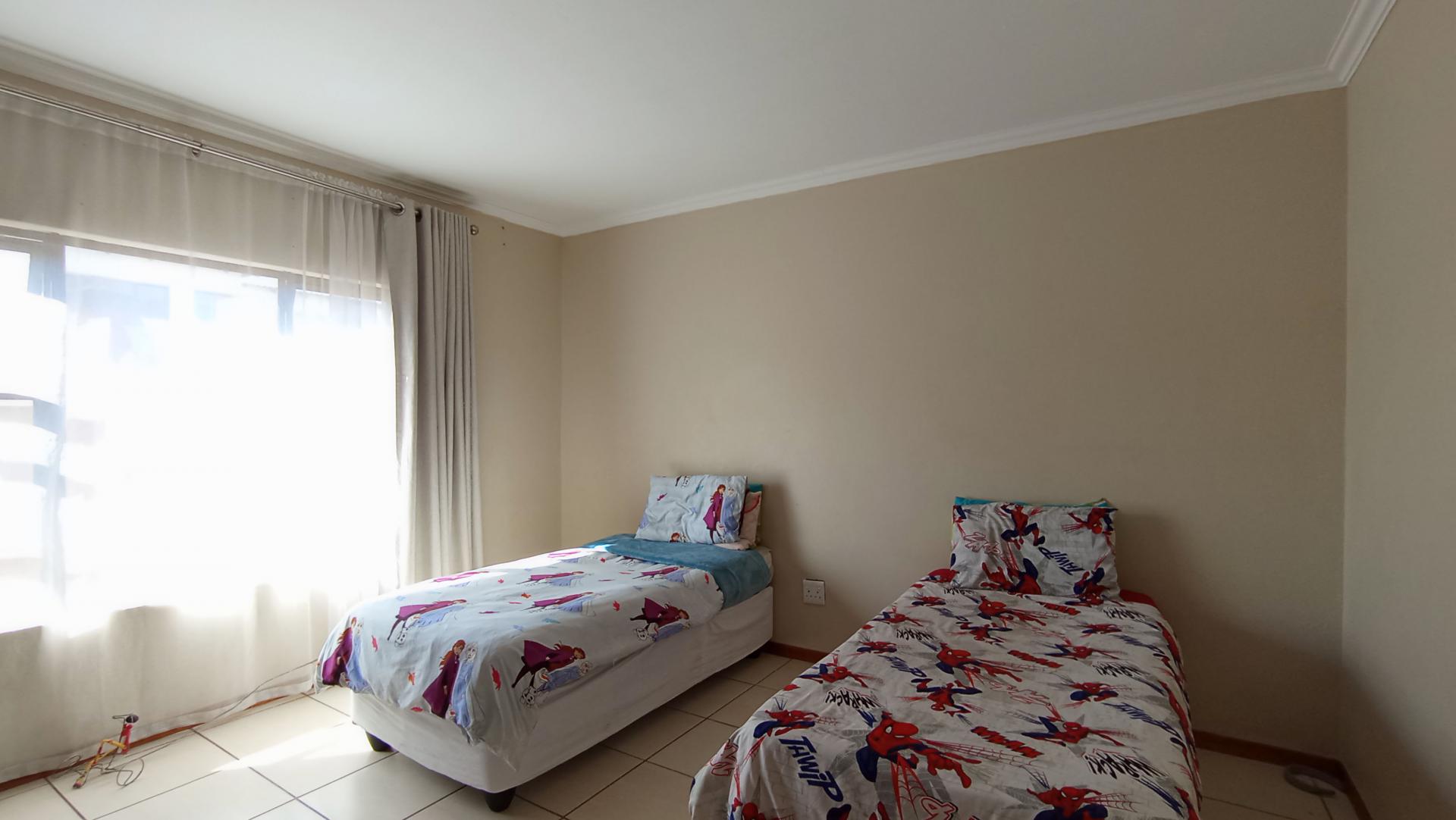Bed Room 2 - 21 square meters of property in Elandspark