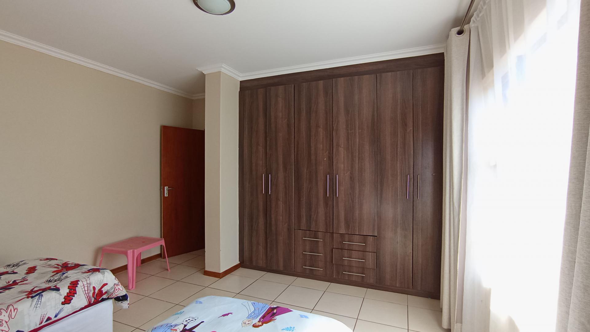Bed Room 2 - 21 square meters of property in Elandspark
