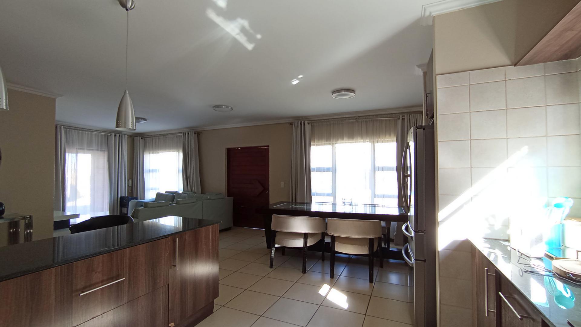 Kitchen - 14 square meters of property in Elandspark