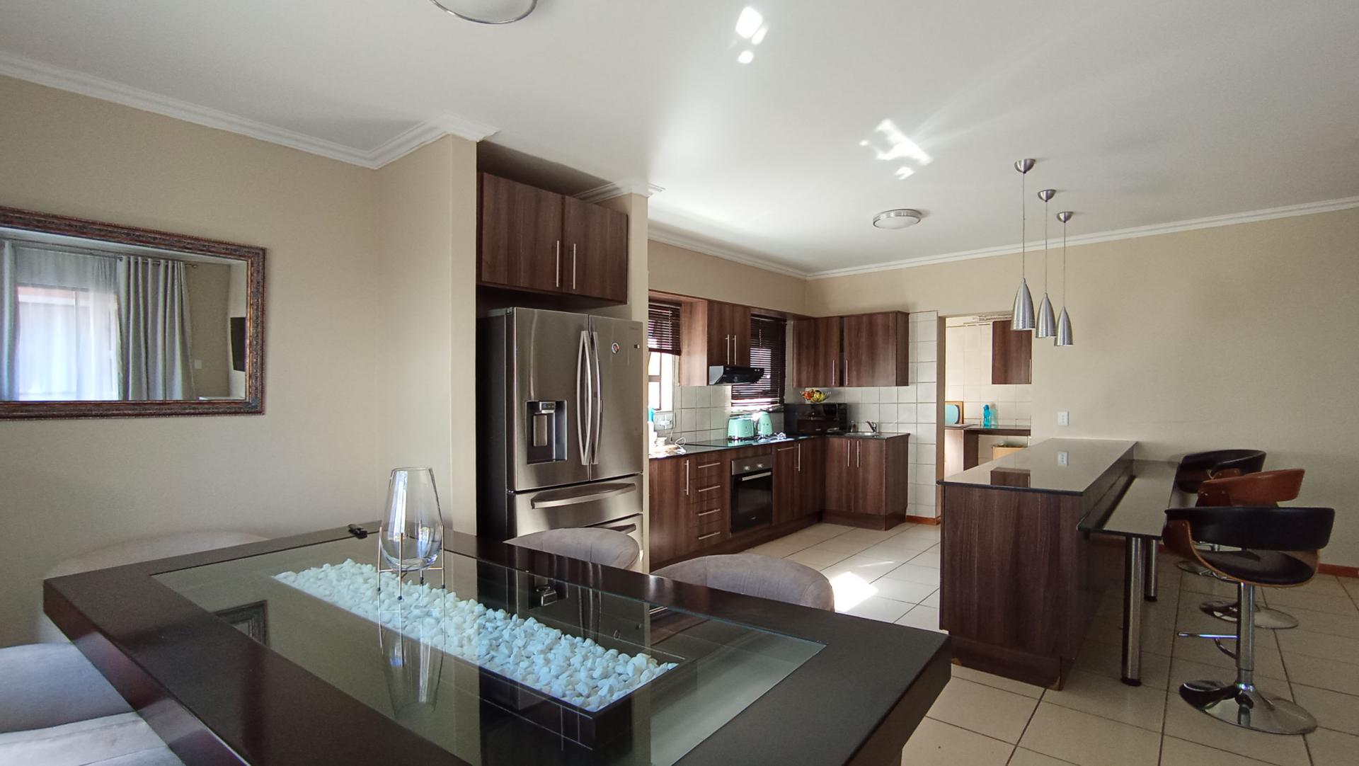 Dining Room - 14 square meters of property in Elandsfontein