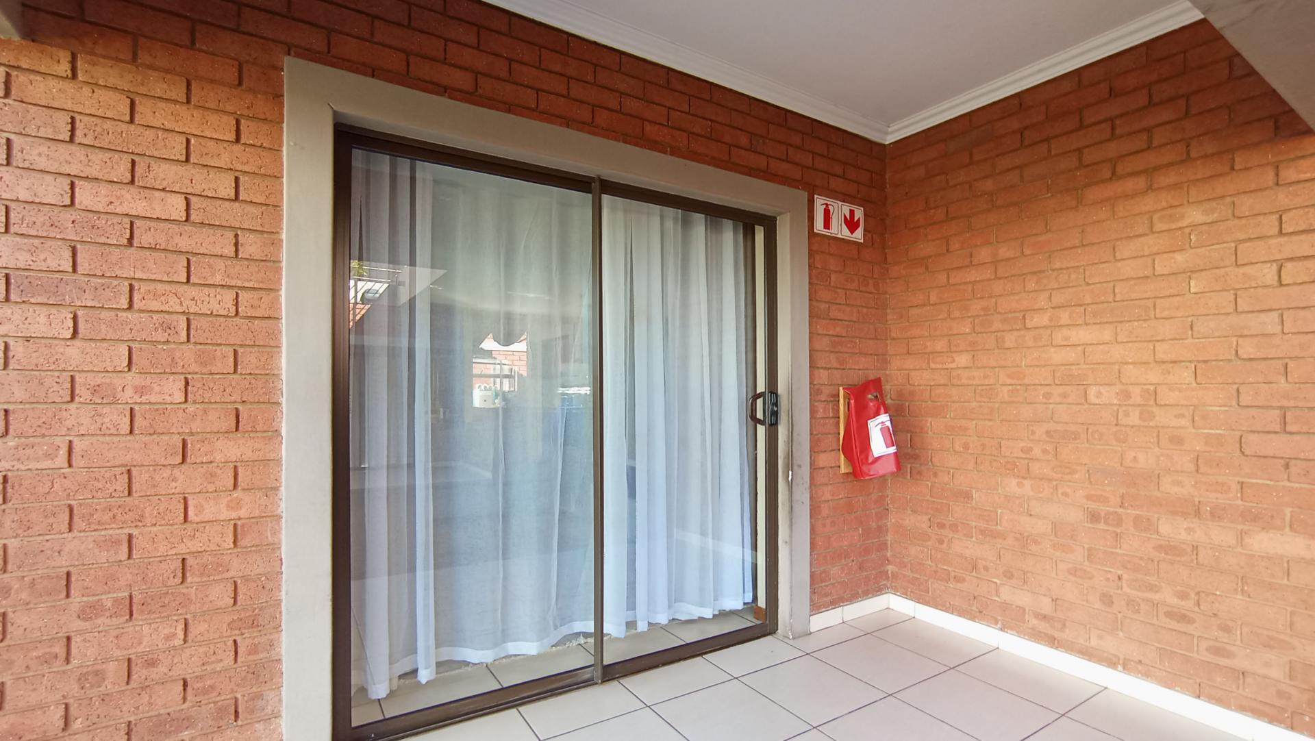 Patio - 7 square meters of property in Elandspark