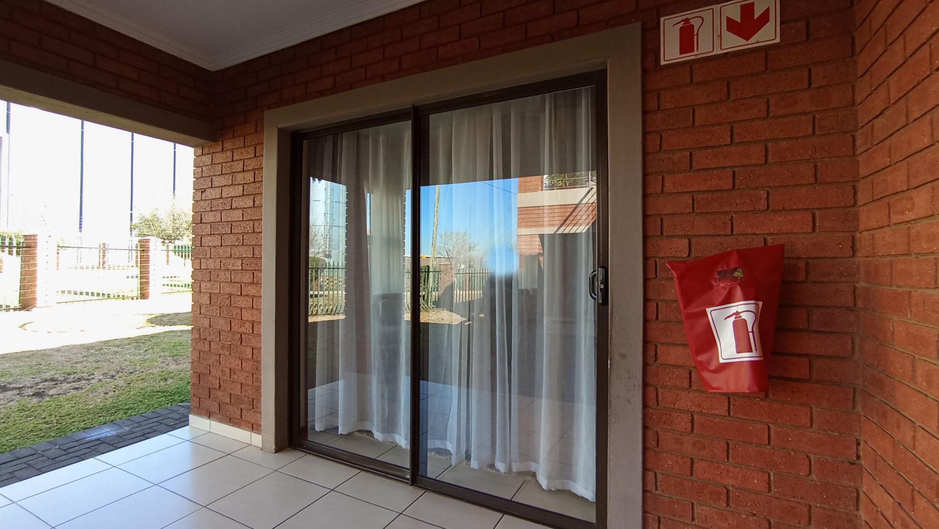 Patio - 7 square meters of property in Elandspark