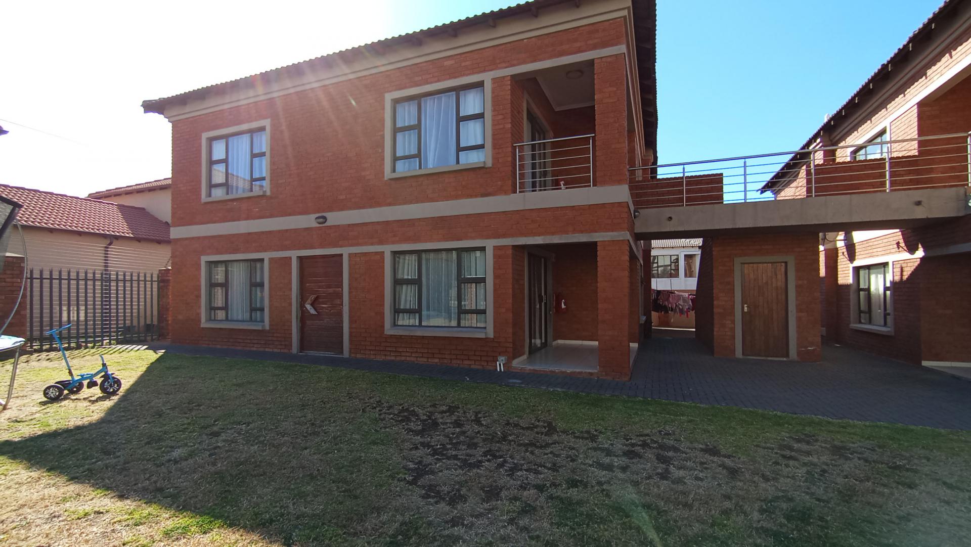 Front View of property in Elandsfontein