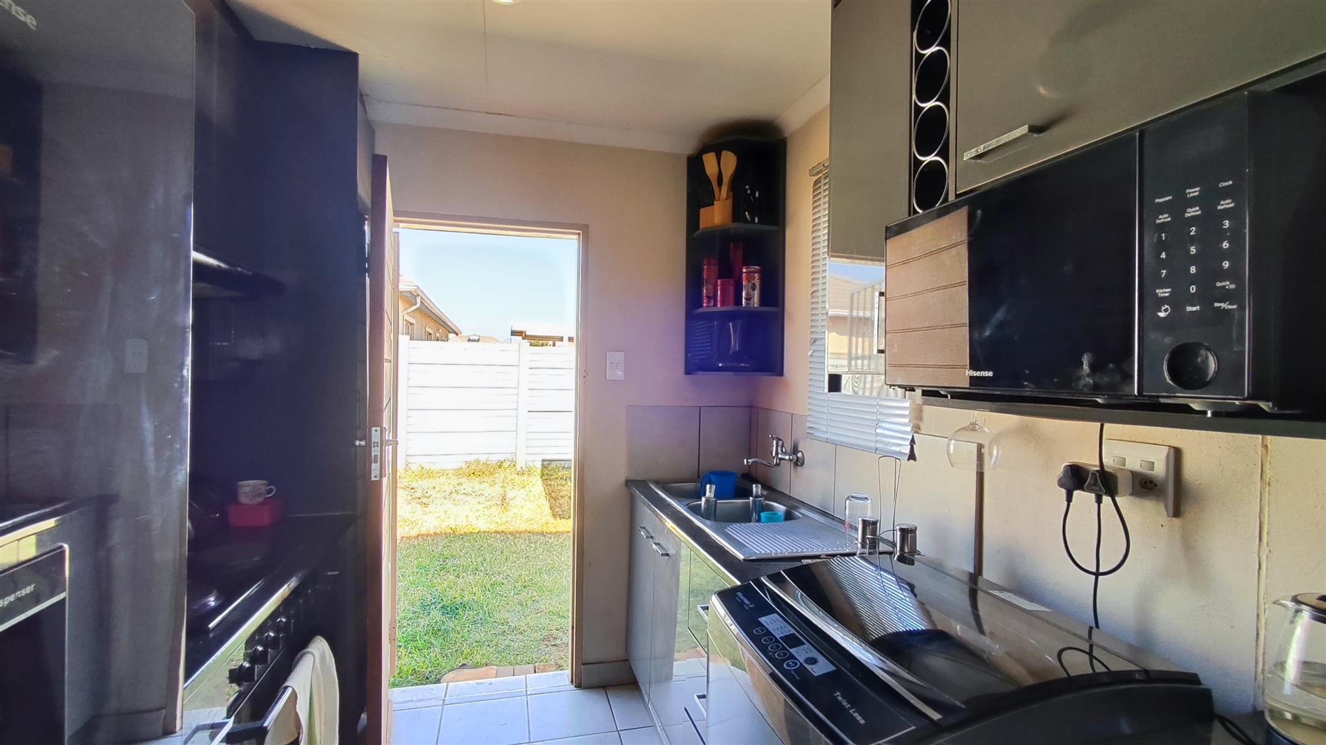 Kitchen - 6 square meters of property in Sky City