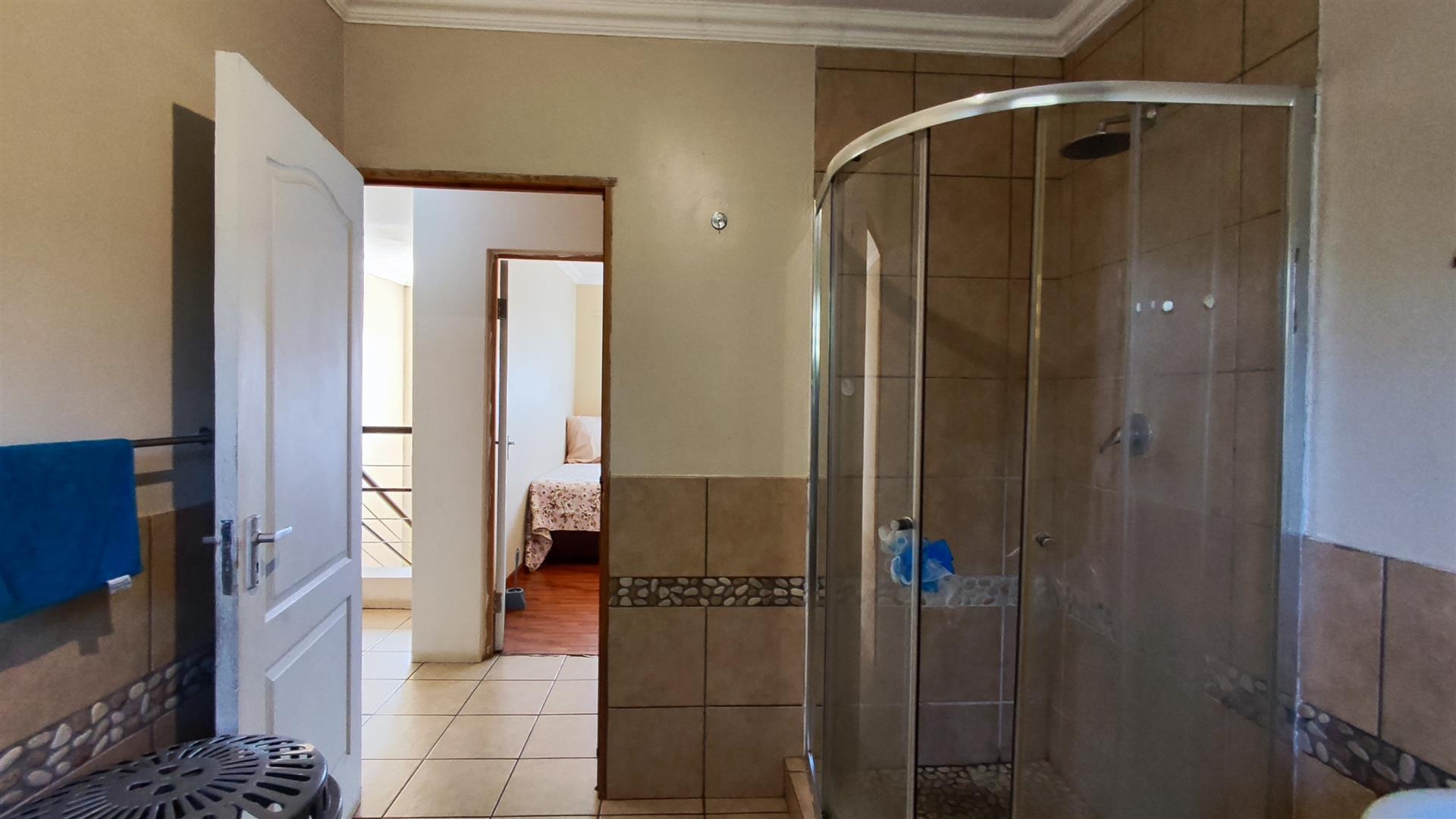 Bathroom 1 - 8 square meters of property in Vanderbijlpark
