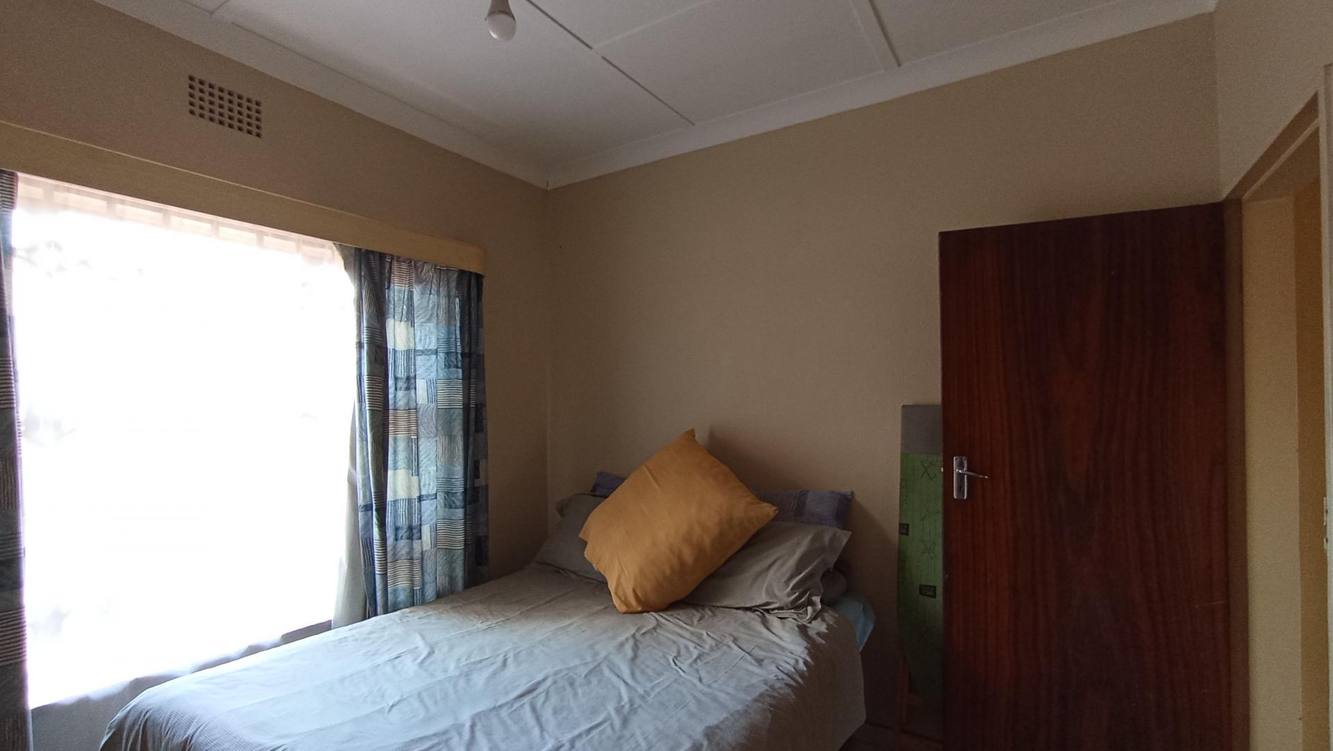 Bed Room 2 - 9 square meters of property in Lindhaven