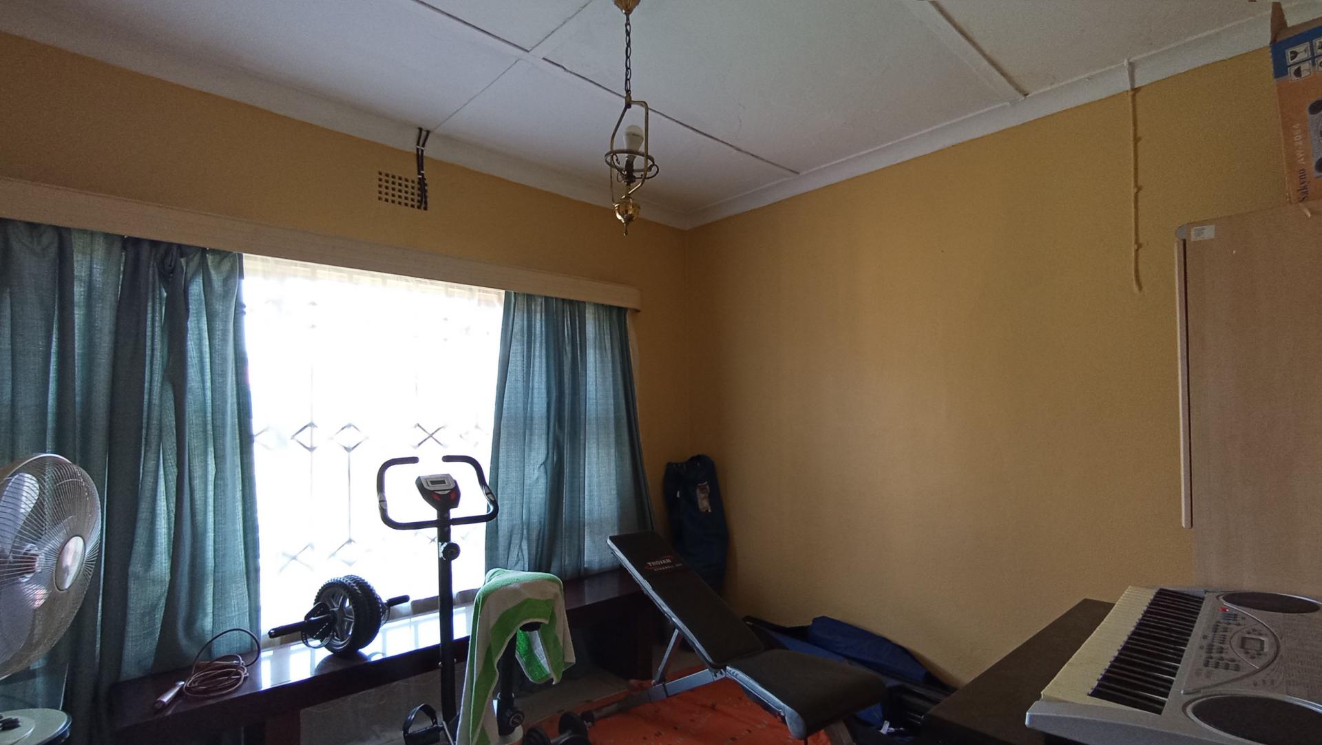 Dining Room - 10 square meters of property in Lindhaven