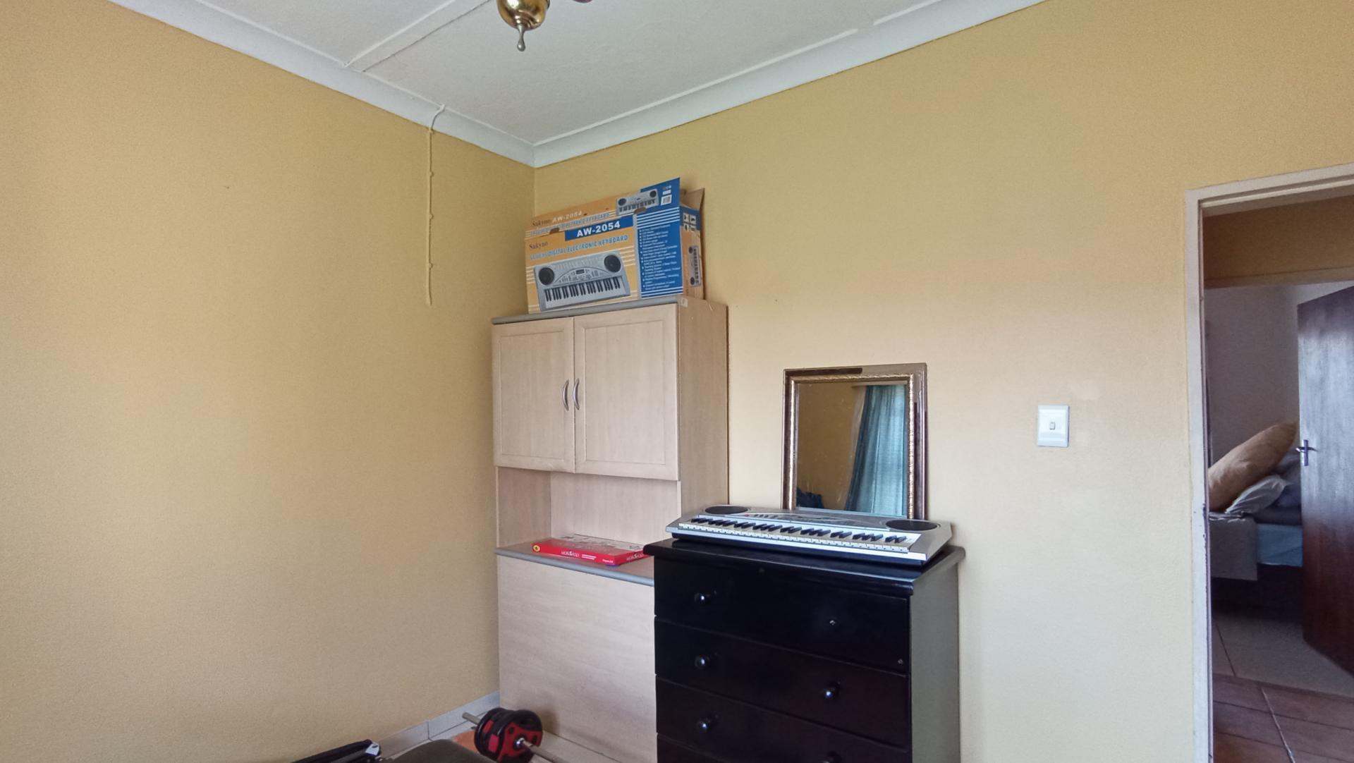 Dining Room - 10 square meters of property in Lindhaven