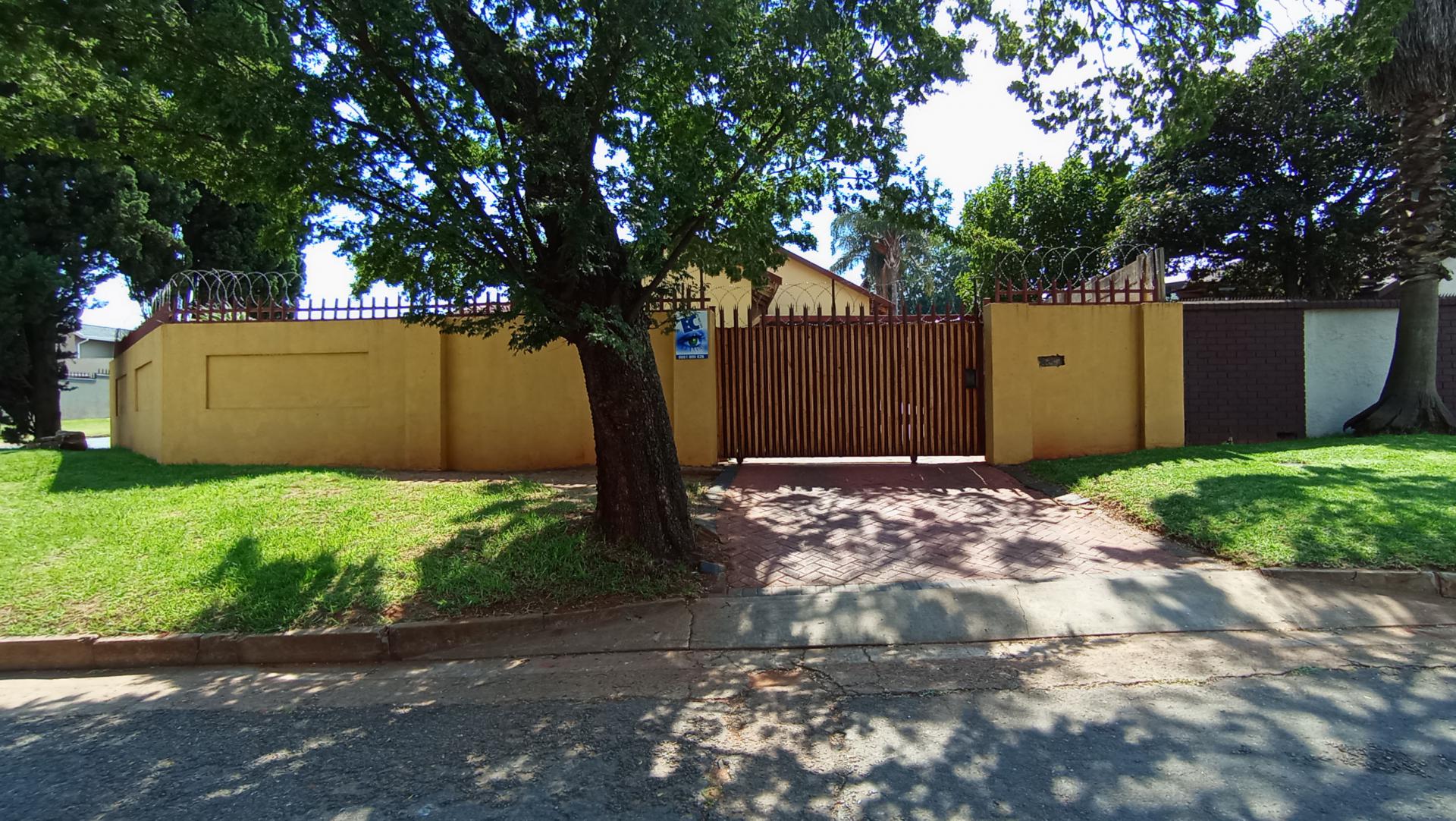 Front View of property in Lindhaven