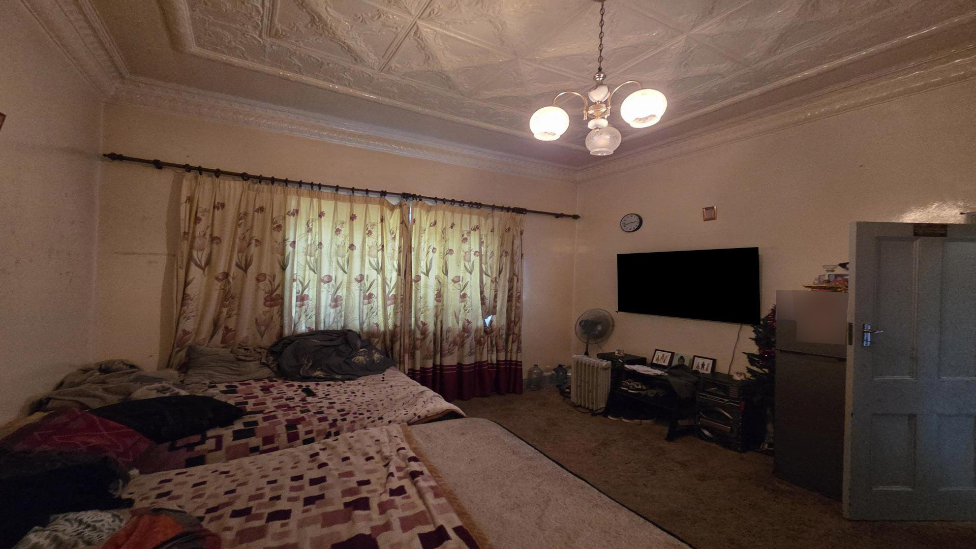 Bed Room 1 of property in Forest Hill - JHB
