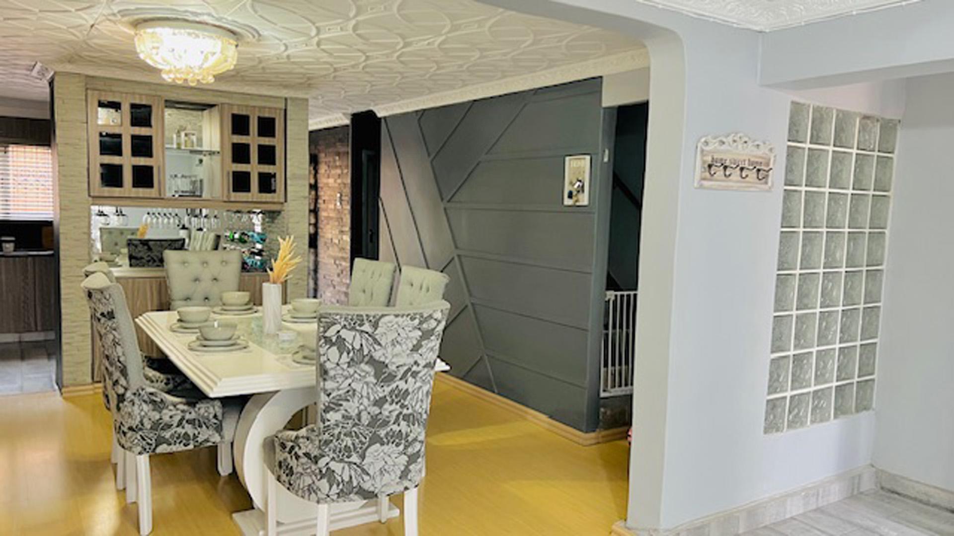 Dining Room - 24 square meters of property in Sunford