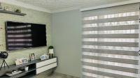 Lounges - 17 square meters of property in Sunford