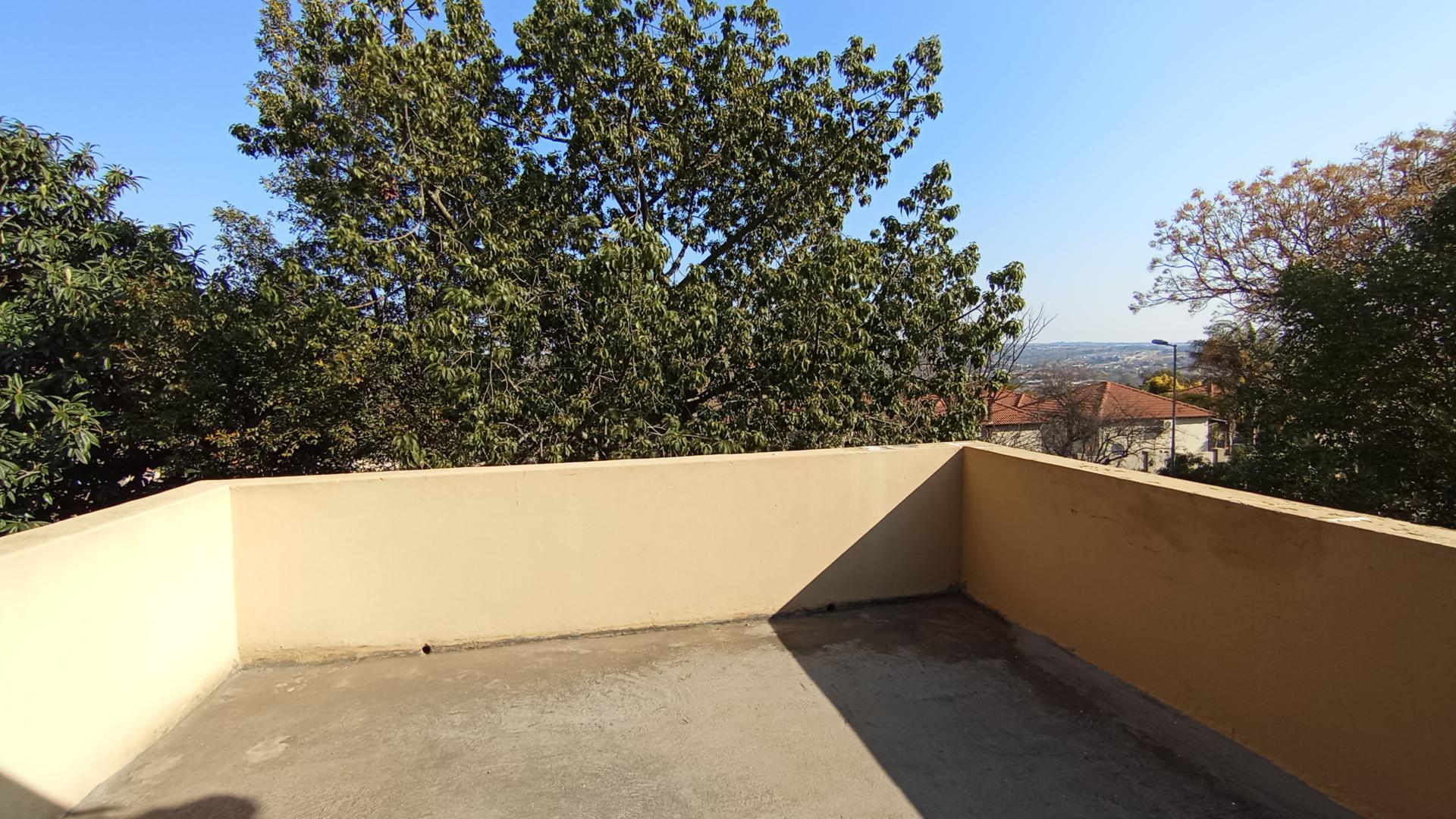 Balcony - 17 square meters of property in Witkoppen