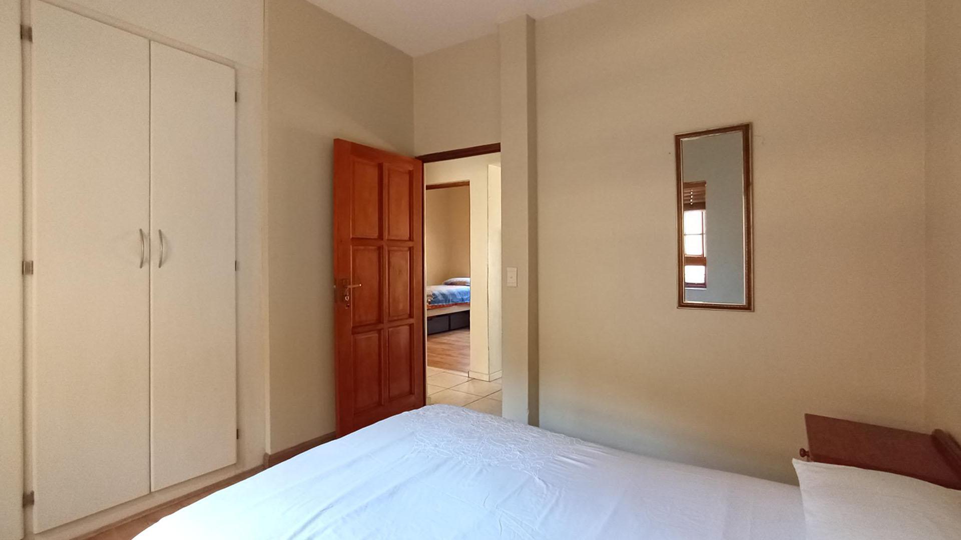 Bed Room 1 - 12 square meters of property in Witkoppen