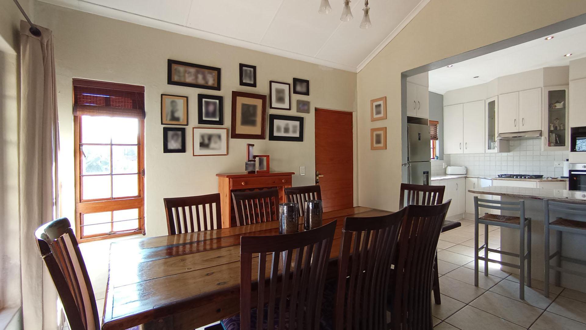 Dining Room - 16 square meters of property in Witkoppen