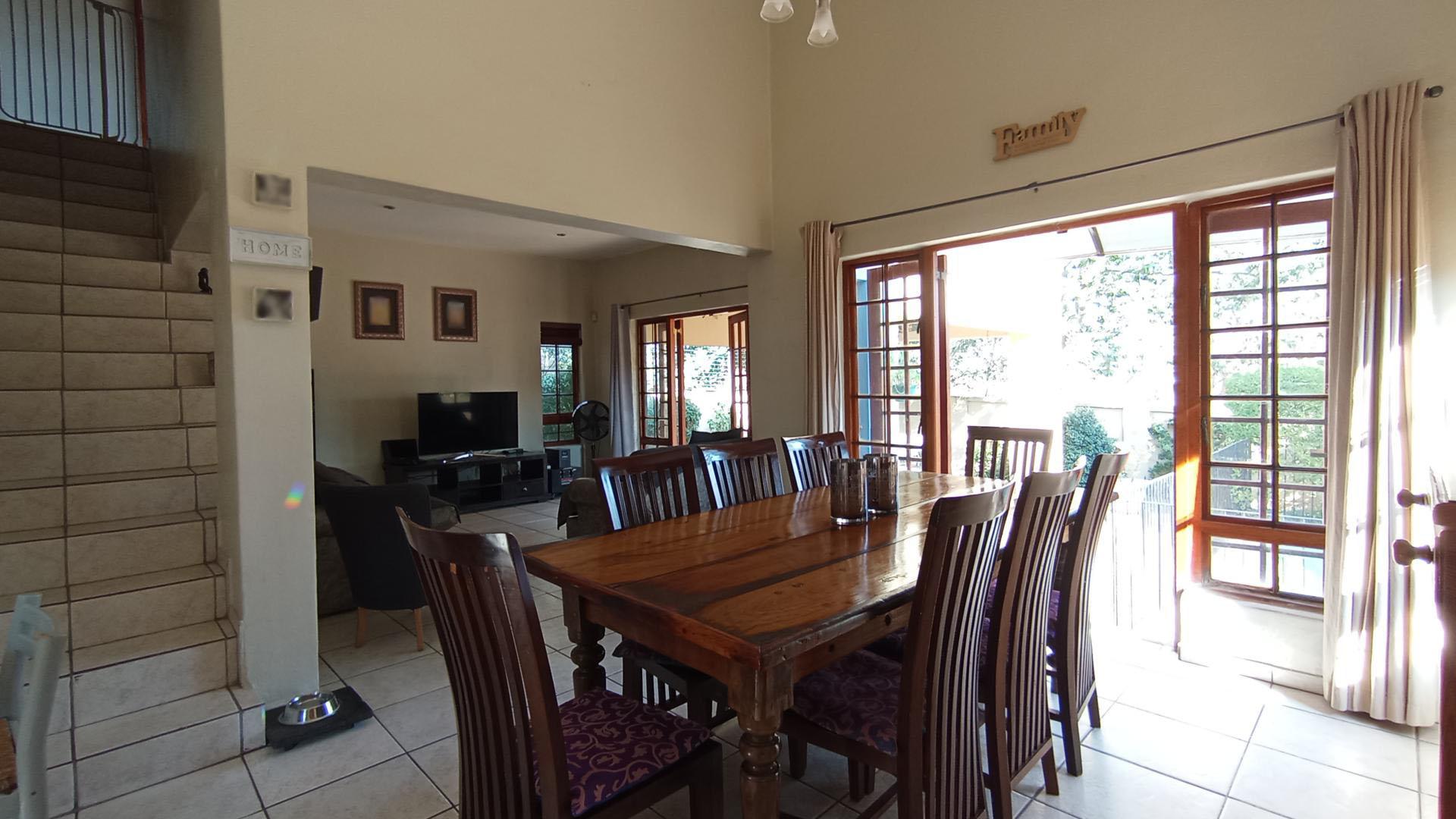 Dining Room - 16 square meters of property in Witkoppen