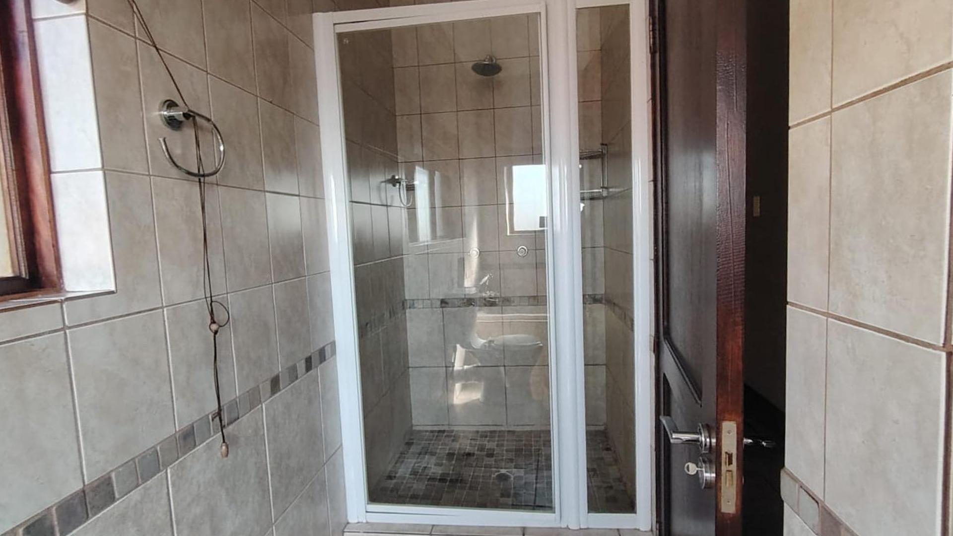 Bathroom 1 of property in Bloemfontein