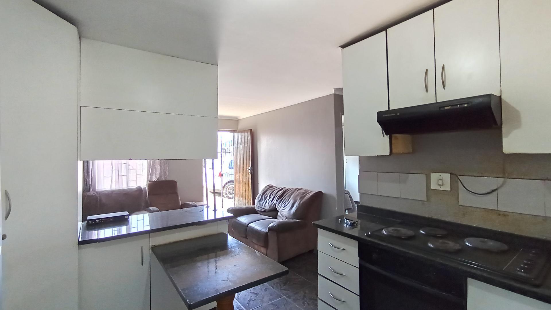 Kitchen - 11 square meters of property in Pietermaritzburg (KZN)