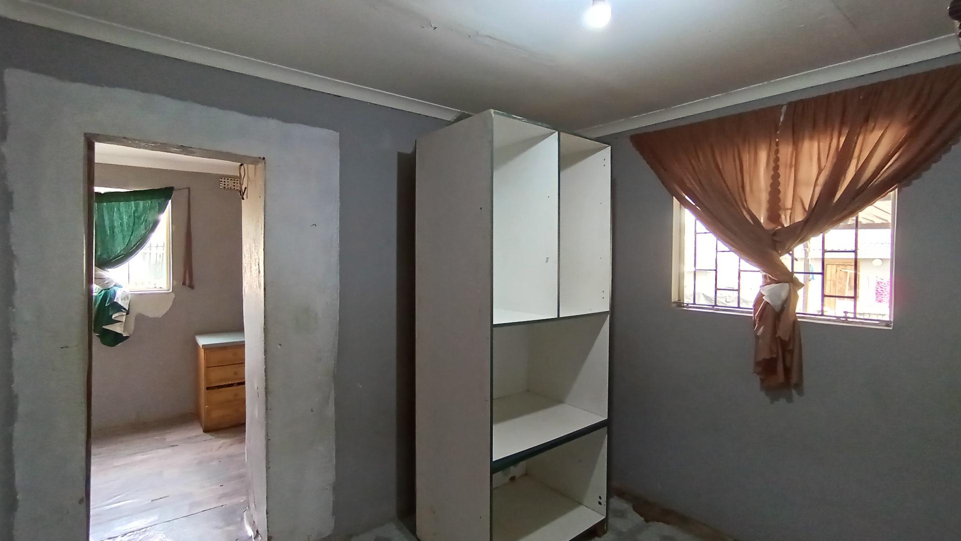 Bed Room 2 - 10 square meters of property in Pietermaritzburg (KZN)