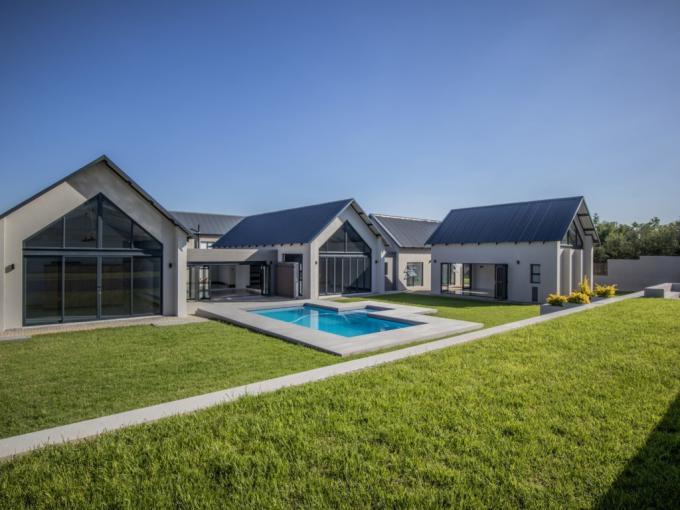 5 Bedroom House for Sale For Sale in Hartbeespoort - MR665506