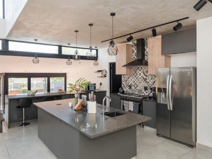 3 Bedroom House for Sale For Sale in Bedfordview - MR665530