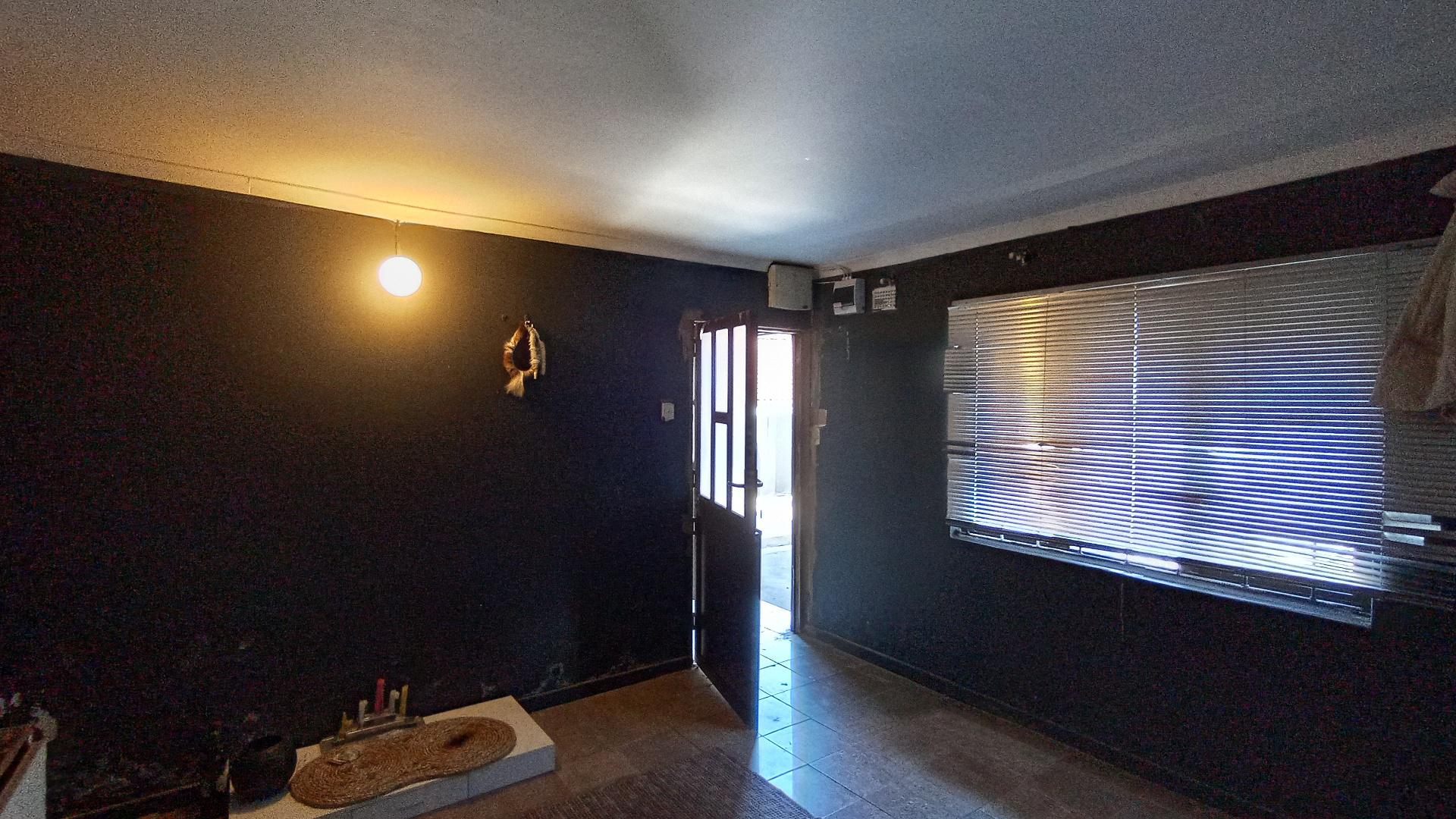 Flatlet - 26 square meters of property in Newlands East