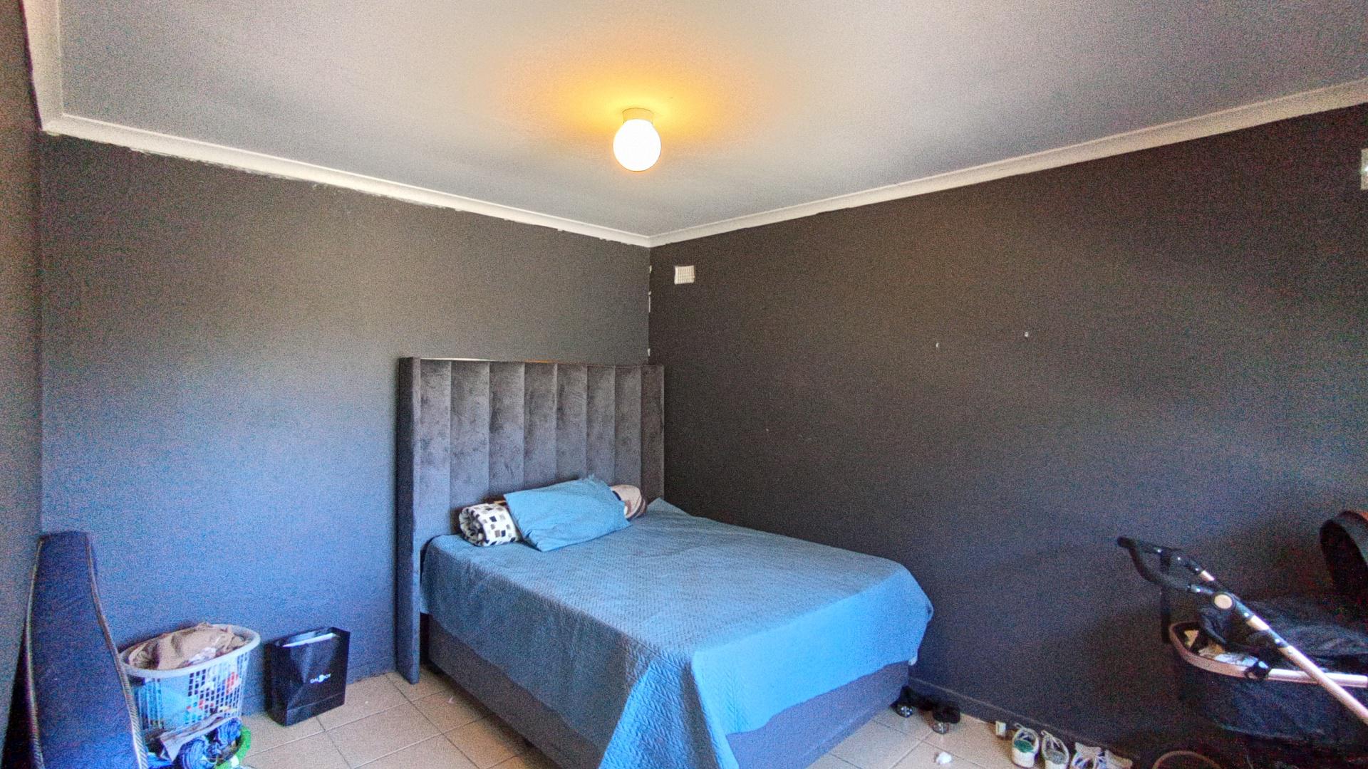 Flatlet - 26 square meters of property in Newlands East