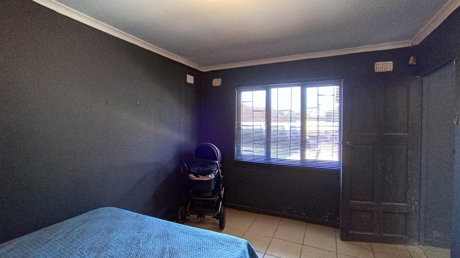 Flatlet - 26 square meters of property in Newlands East