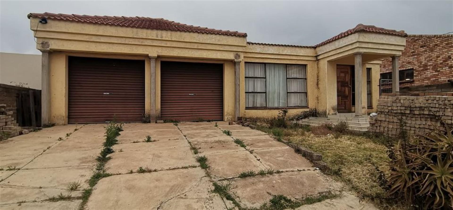 Front View of property in Lethlabile