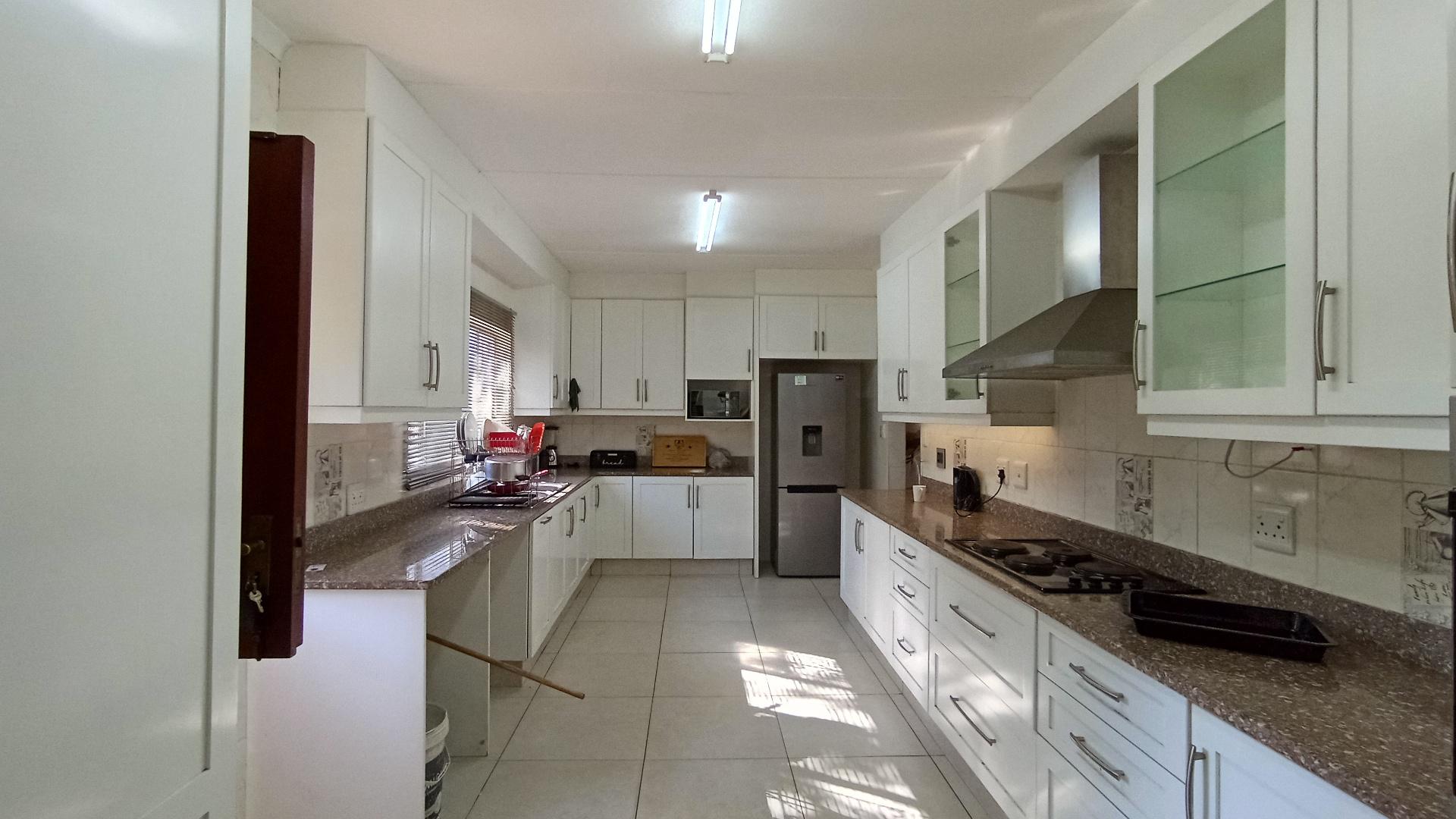 Kitchen - 28 square meters of property in Hatton Estate