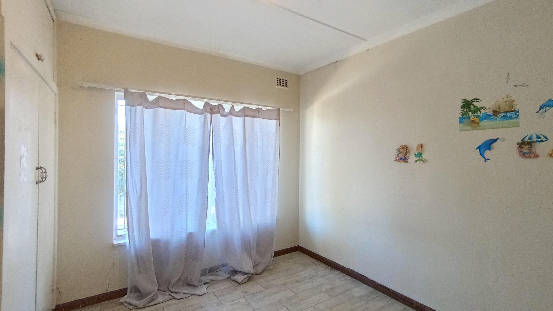 Bed Room 2 - 11 square meters of property in Hatton Estate