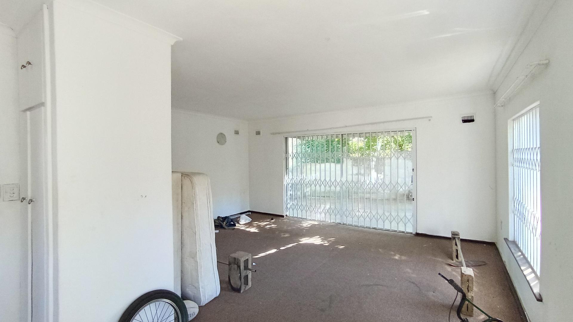 Flatlet - 48 square meters of property in Hatton Estate