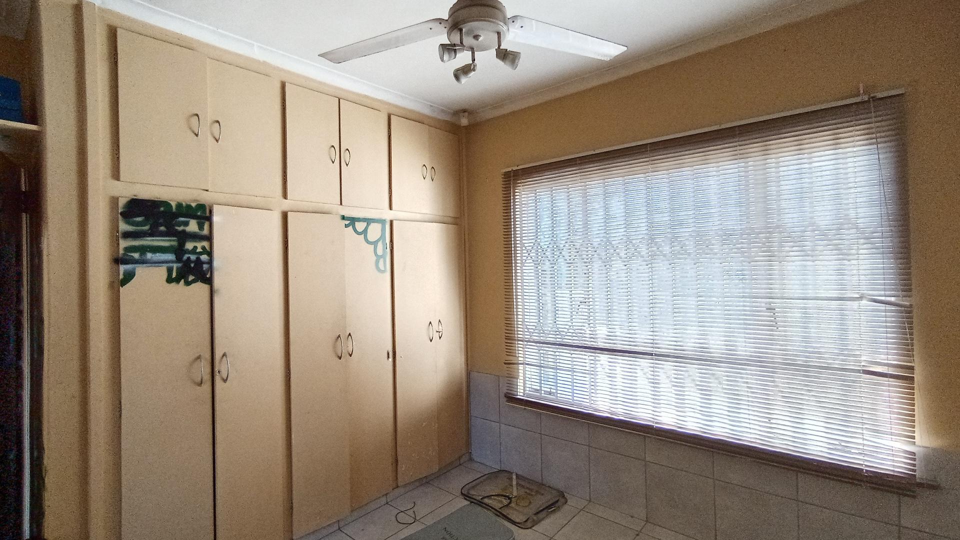 Flatlet - 48 square meters of property in Hatton Estate