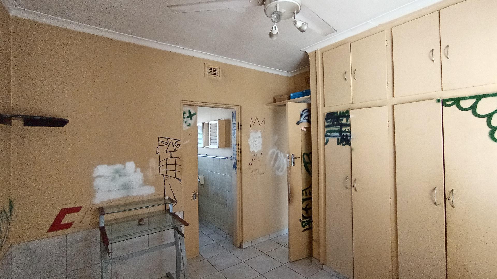 Flatlet - 48 square meters of property in Hatton Estate