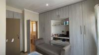 Main Bedroom - 14 square meters of property in Hatton Estate