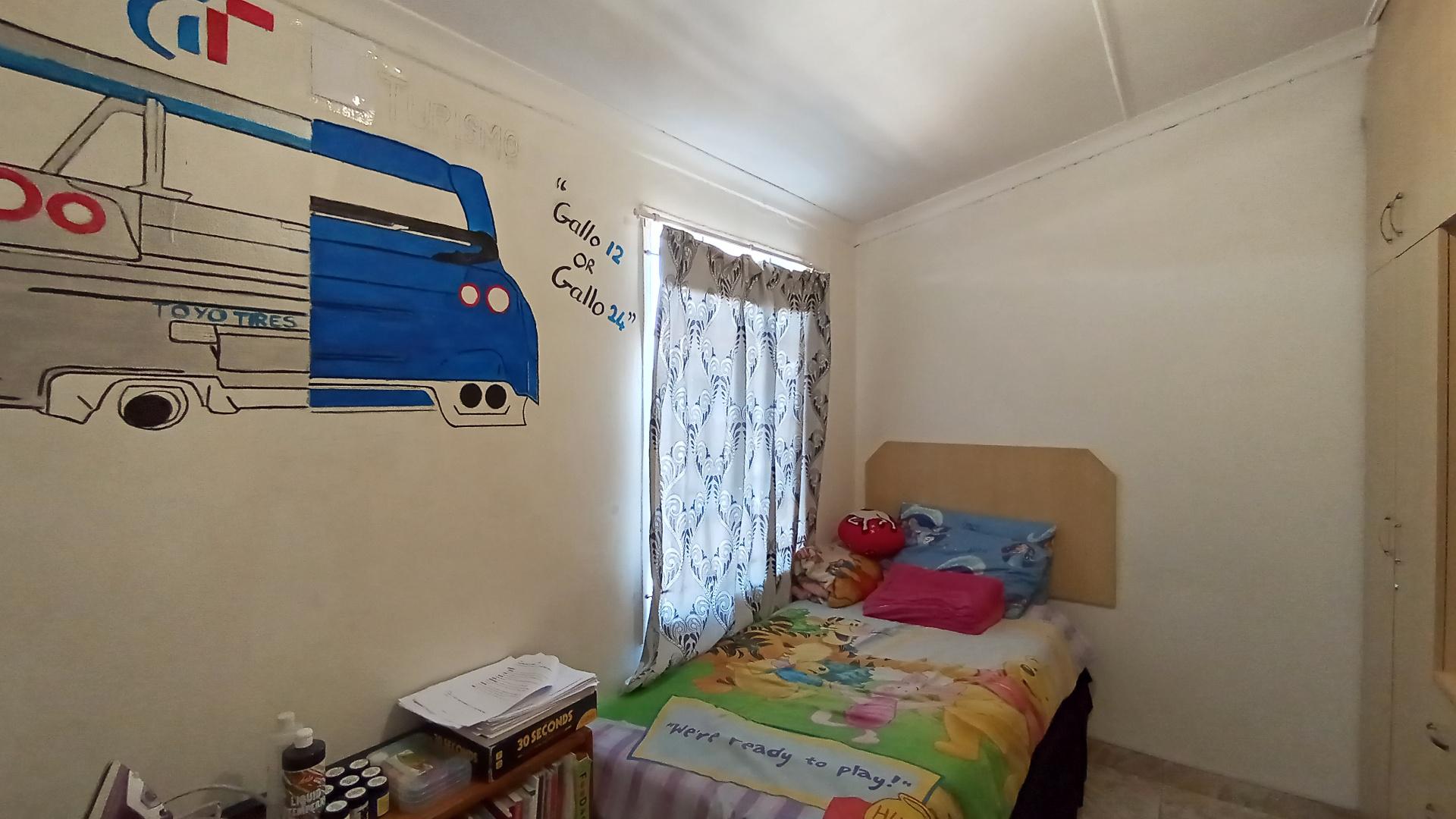 Bed Room 3 - 11 square meters of property in Bombay Heights