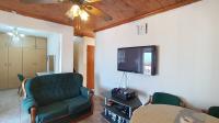 Lounges - 18 square meters of property in Bombay Heights