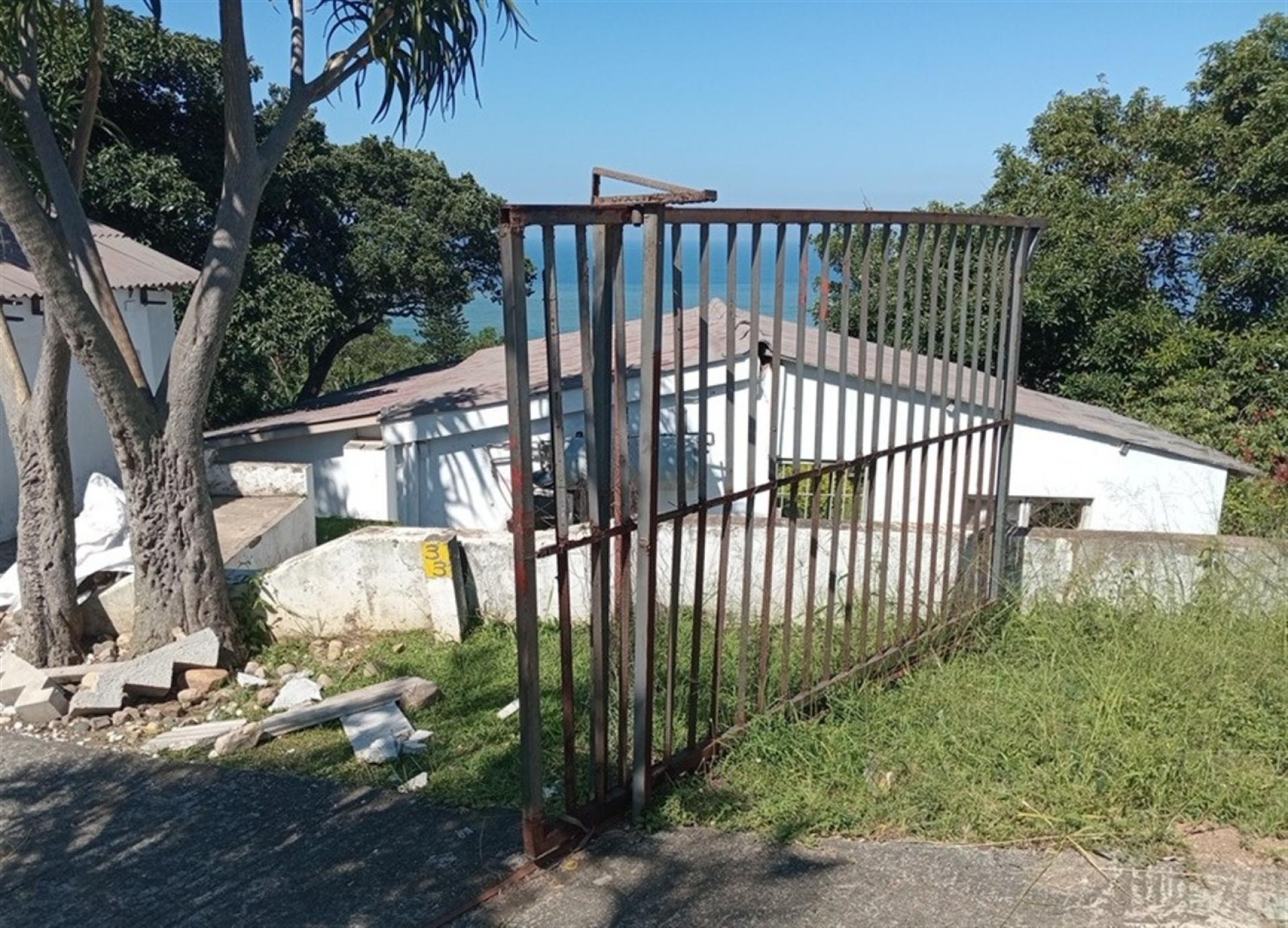 Front View of property in Oslo Beach