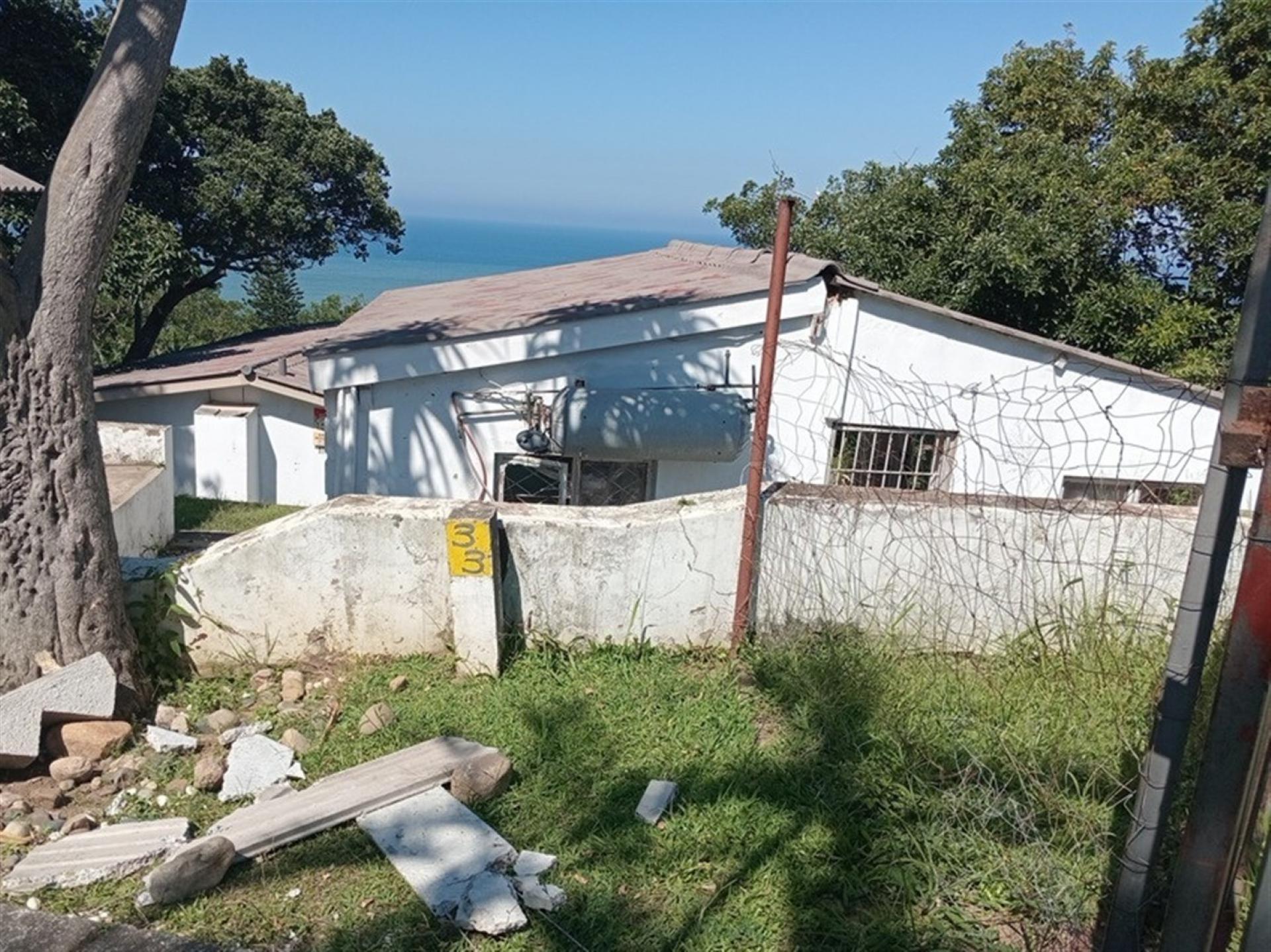 Front View of property in Oslo Beach