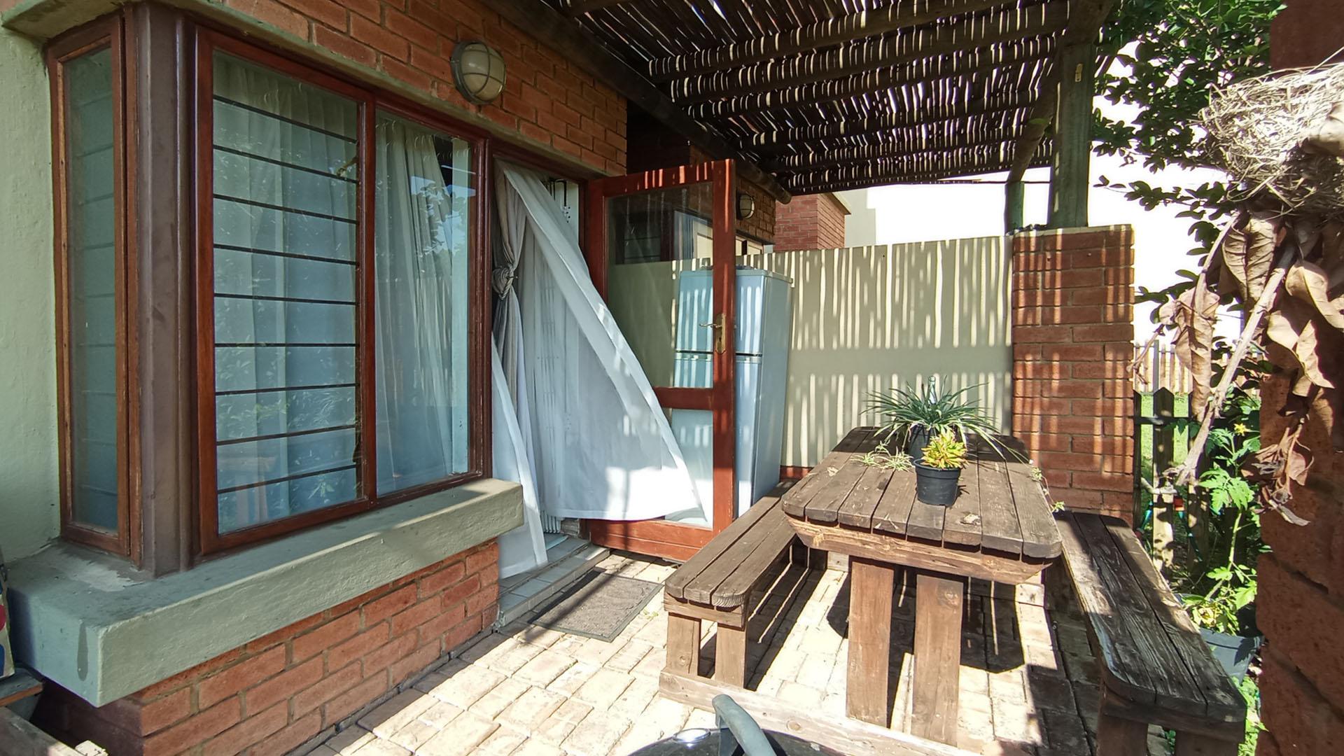 Patio - 6 square meters of property in Montana Tuine