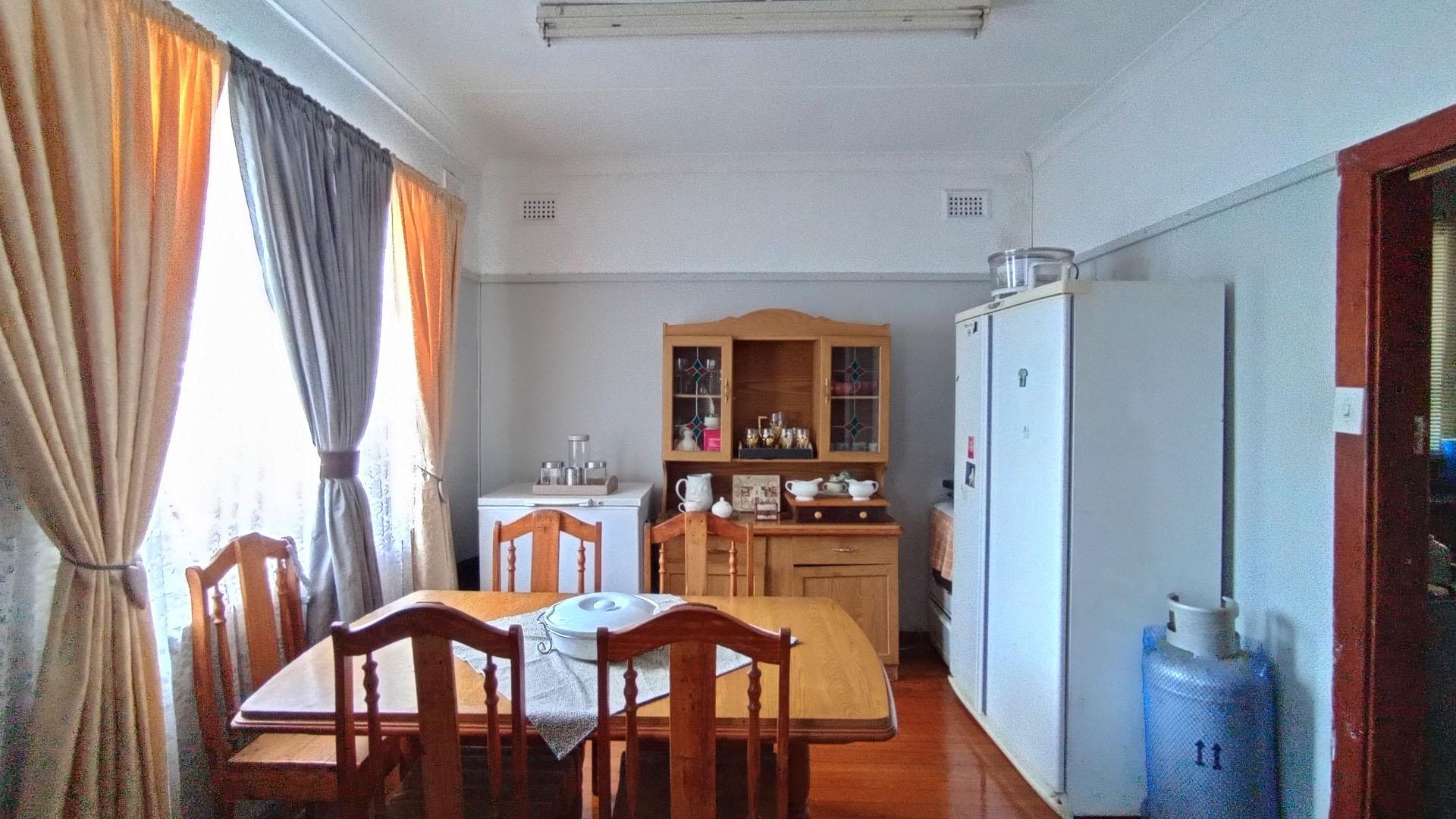 Dining Room - 13 square meters of property in Lester Park