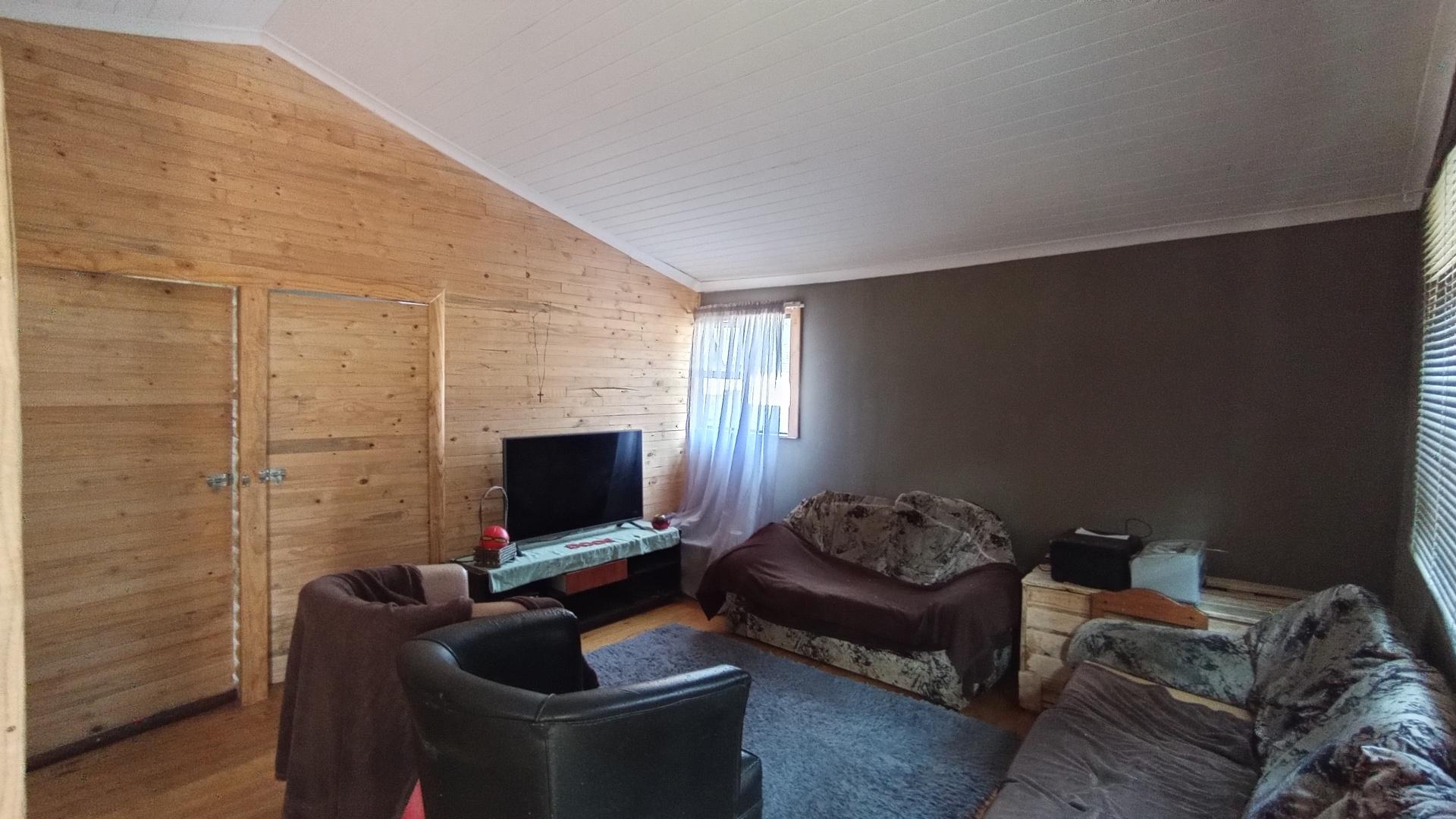 Lounges - 52 square meters of property in Lester Park