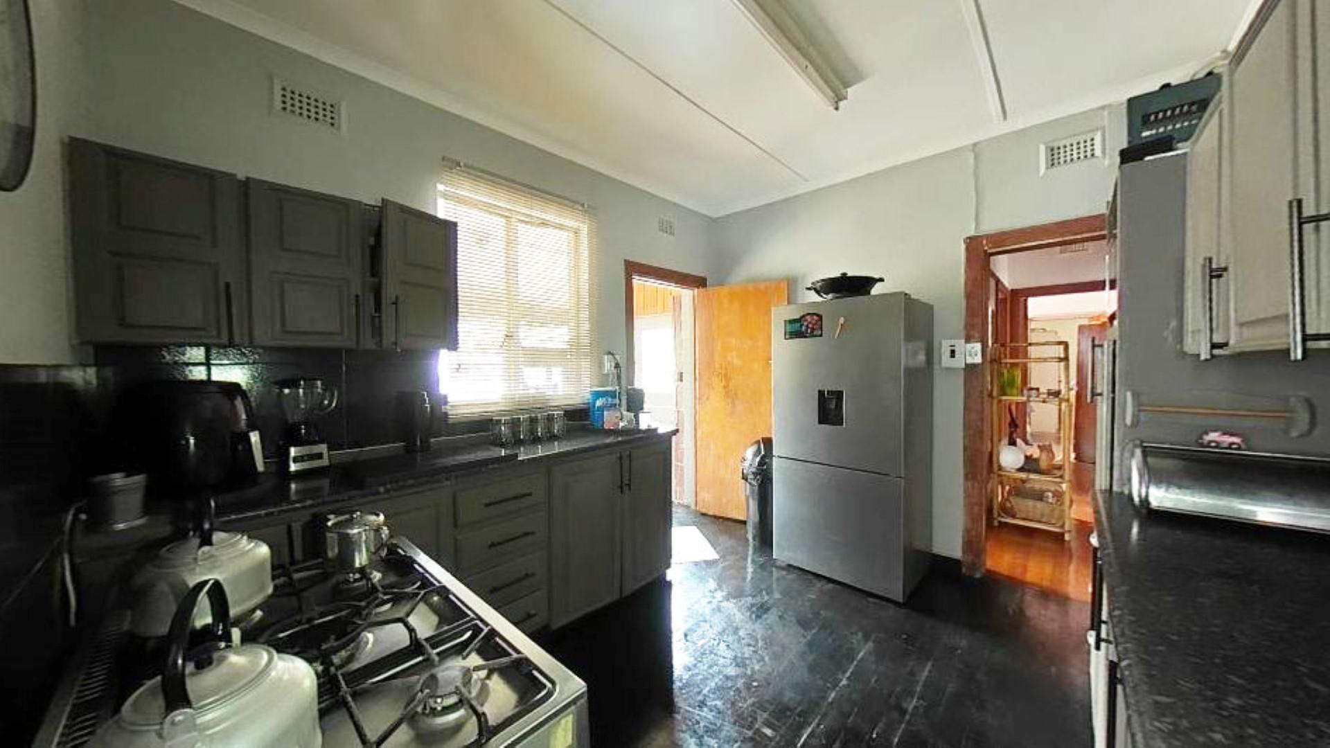 Kitchen - 16 square meters of property in Lester Park