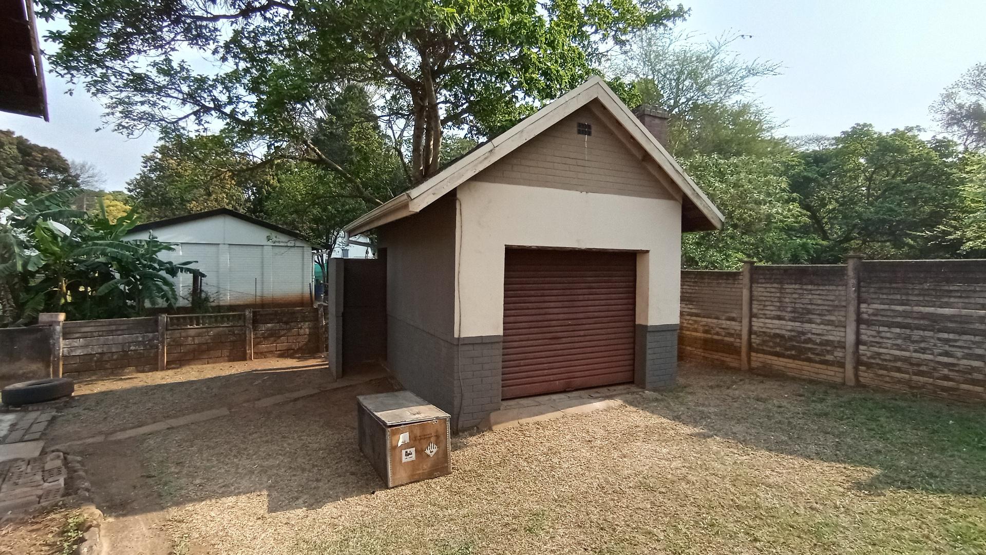 Front View of property in Lester Park