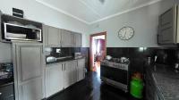 Kitchen - 16 square meters of property in Lester Park