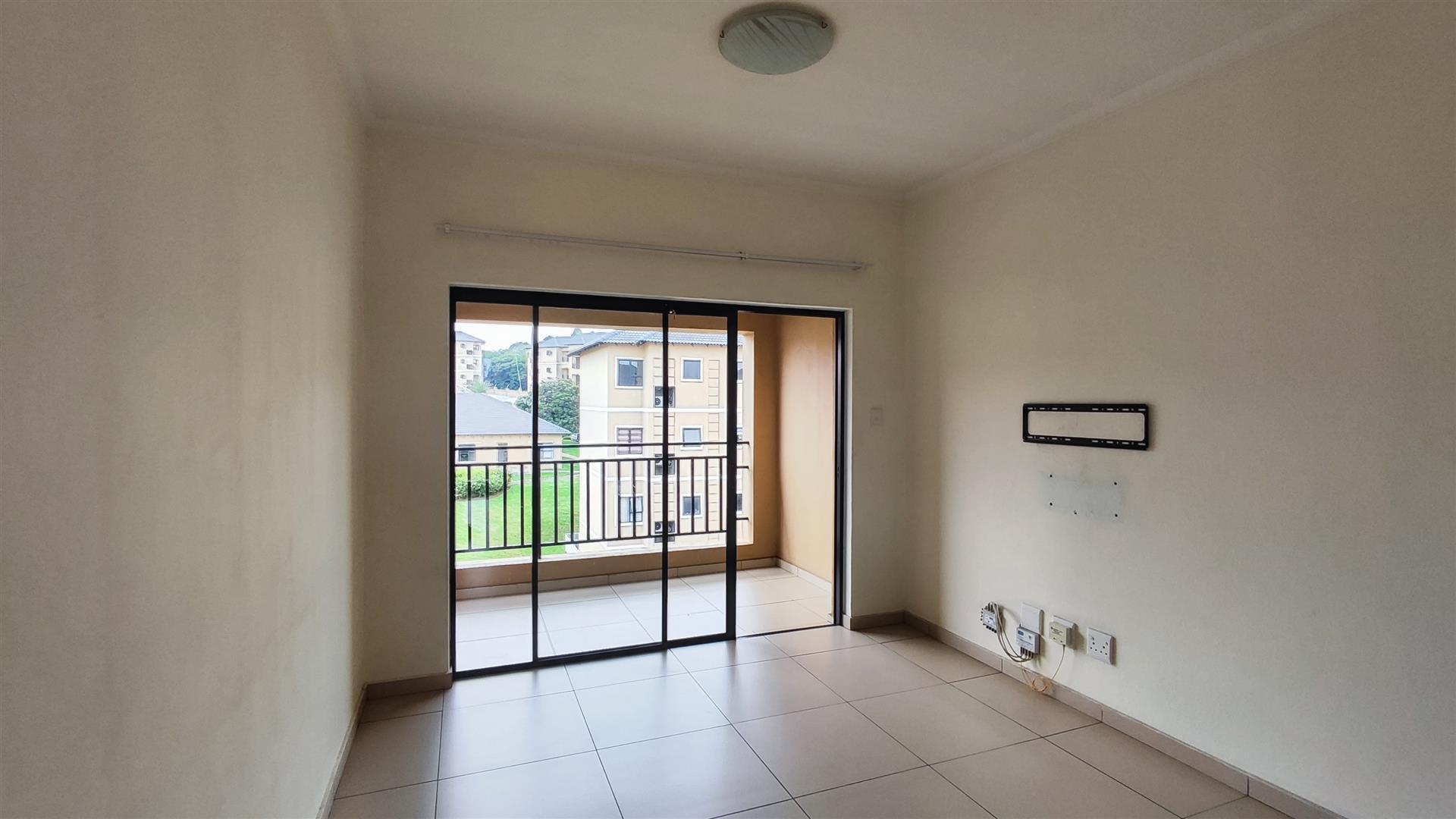 Lounges - 10 square meters of property in Lilianton