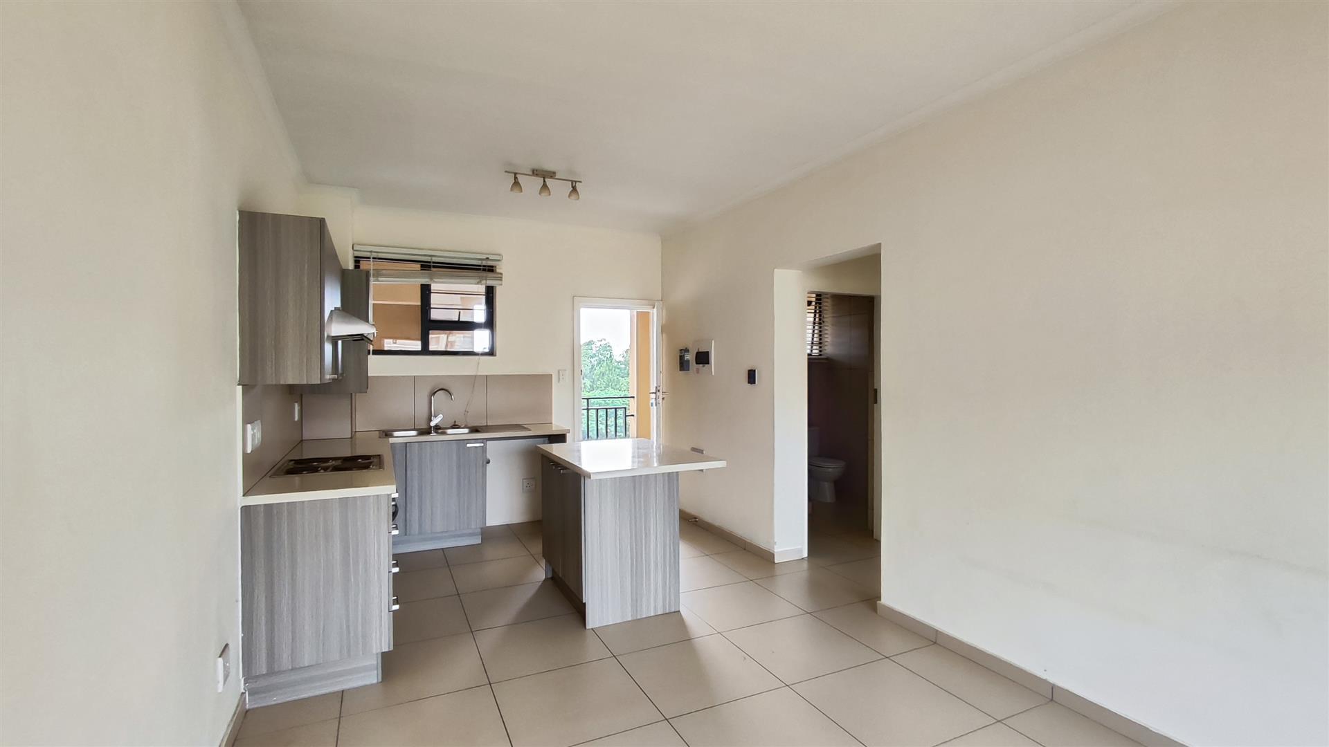 Lounges - 10 square meters of property in Lilianton