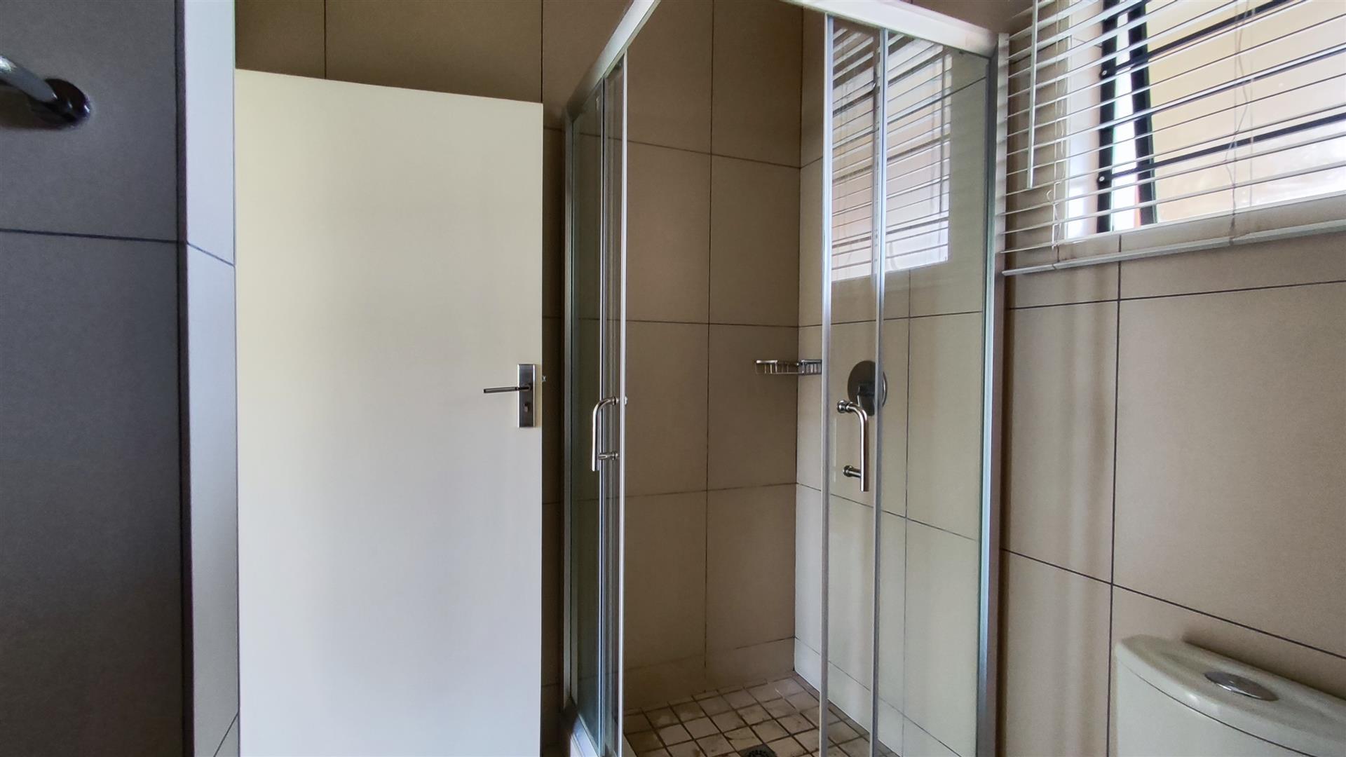 Bathroom 1 - 6 square meters of property in Lilianton